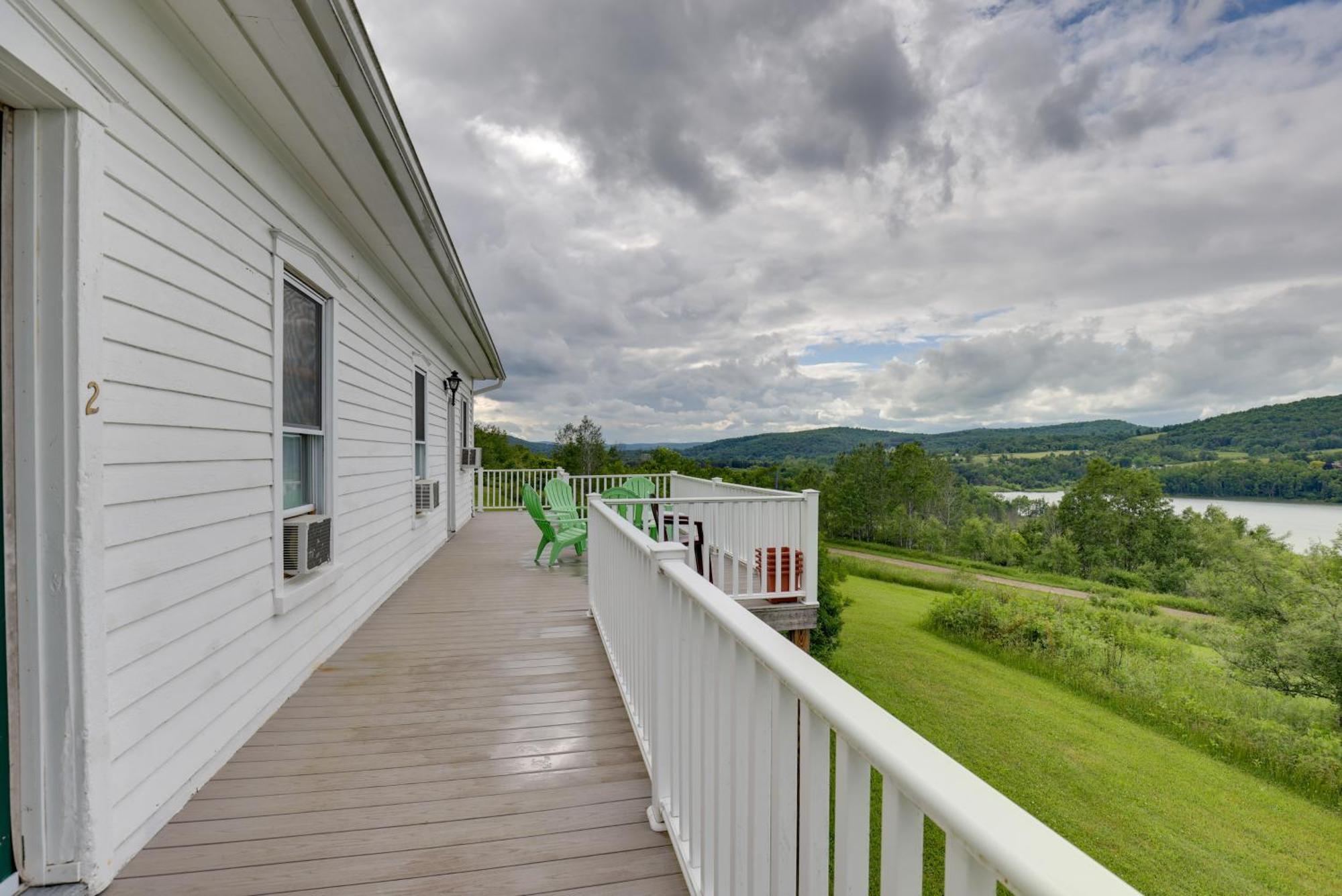 Lawrenceville Apartment With Deck Near Gaming Lands! Exterior photo