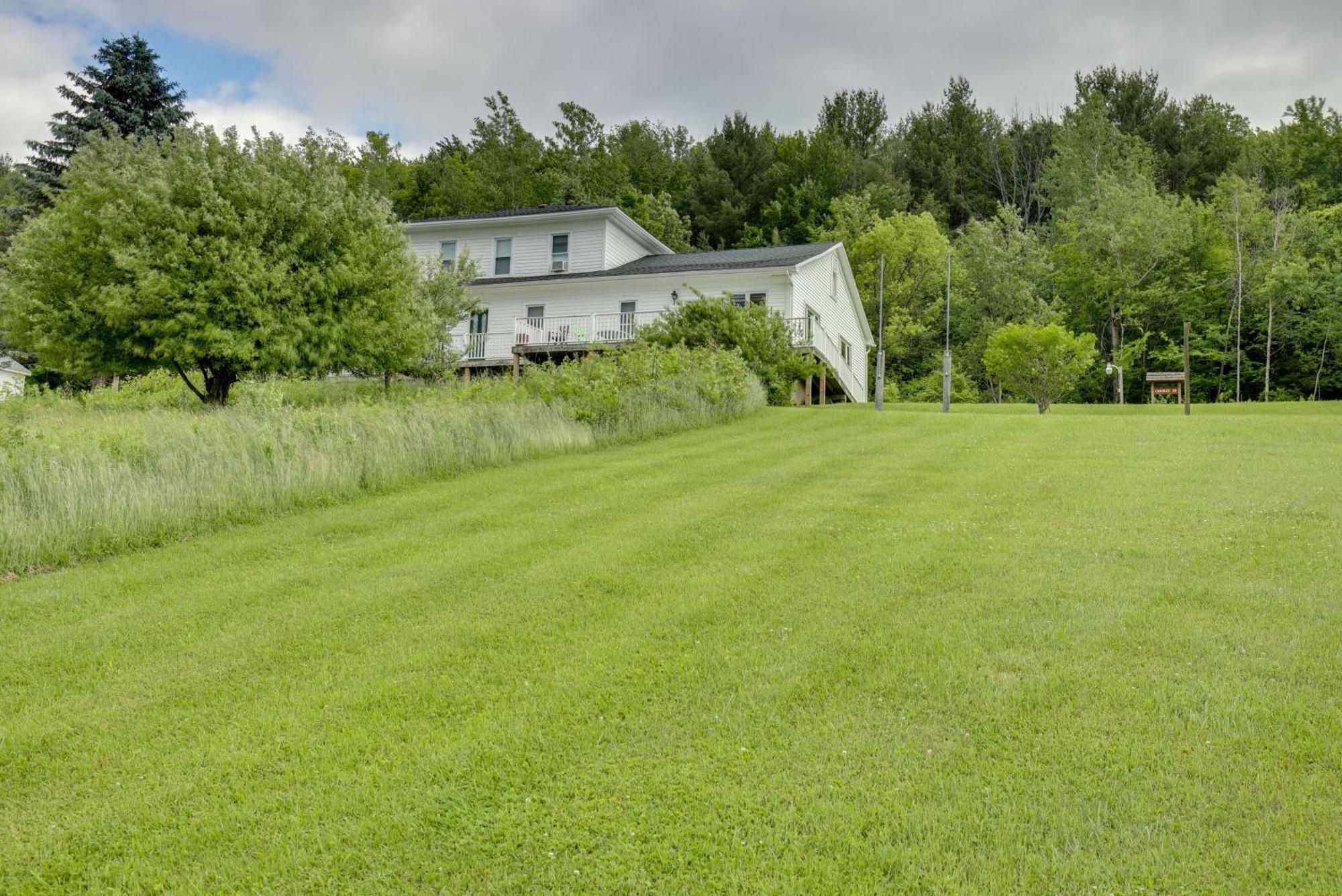 Lawrenceville Apartment With Deck Near Gaming Lands! Exterior photo