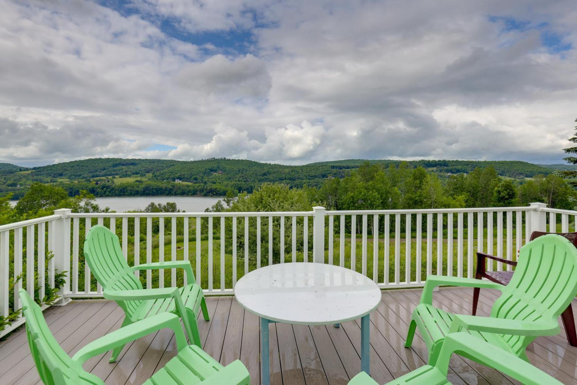 Lawrenceville Apartment With Deck Near Gaming Lands! Exterior photo